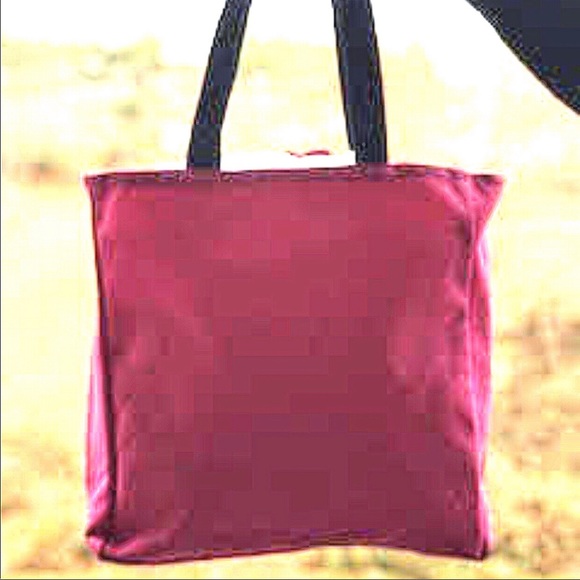 1 Left!! NWT Betsey Johnson Pink Sugar Skull Tote - Picture 7 of 8